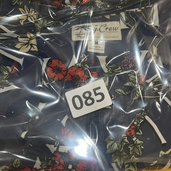 NWT J. Crew Men’s Medium HEATWAVE Shirt Sleeve Button Front Vacation Shirt - Picture 8 of 8